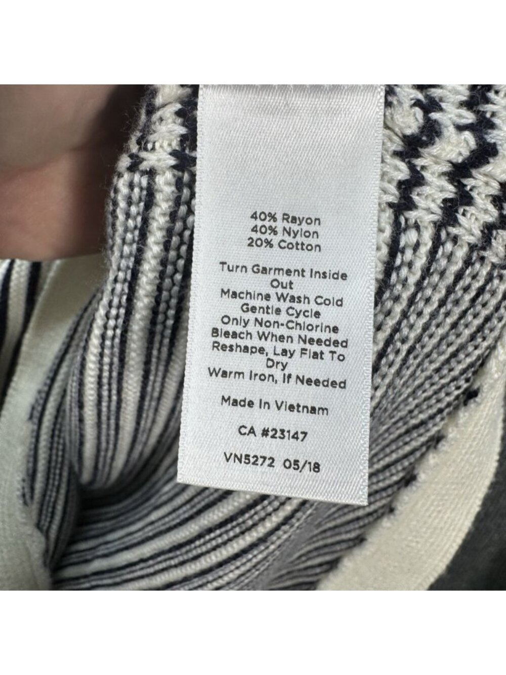 Talbots Sweater Top Women’s MP Petite Black Ivory Stripe Long Sleeve V-Neck Knit - Picture 7 of 10